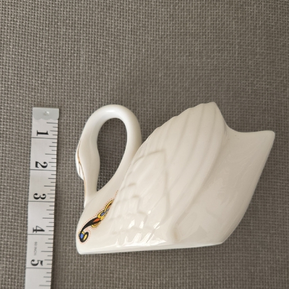 Royal Tara Ireland White Swan Fine Bone China Vase with Gold Accents Handmade - Picture 4 of 11